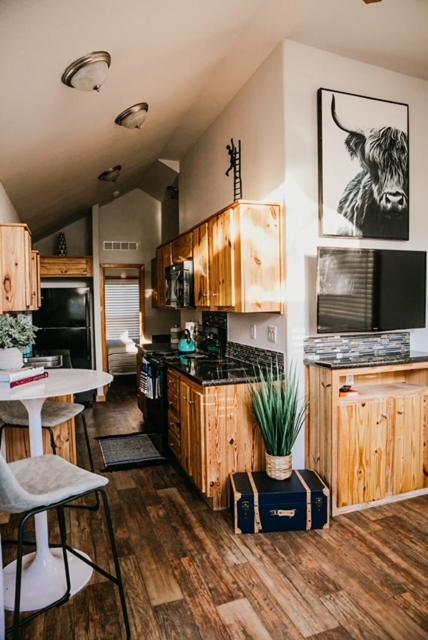 The Bison Cabin - The Cabins At Rim Rock Austin Esterno foto